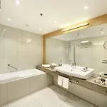 Doubletree By Hilton Ξενοδοχείο 4*