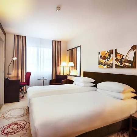 Doubletree By Hilton מלון 4*