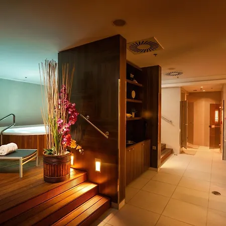 Doubletree By Hilton מלון