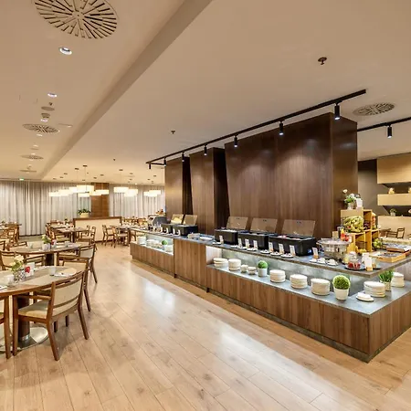 Doubletree By Hilton מלון