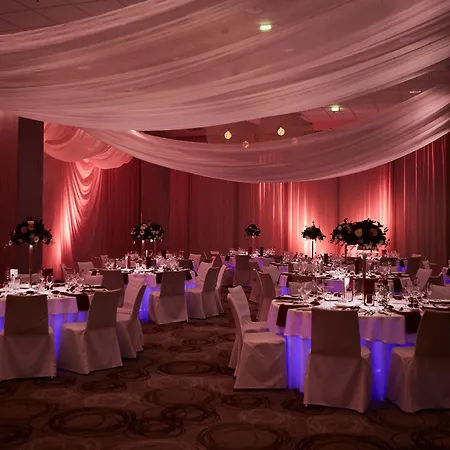 Doubletree By Hilton מלון