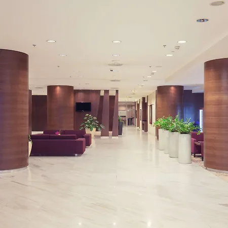 מלון Doubletree By Hilton