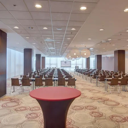 מלון Doubletree By Hilton 4*