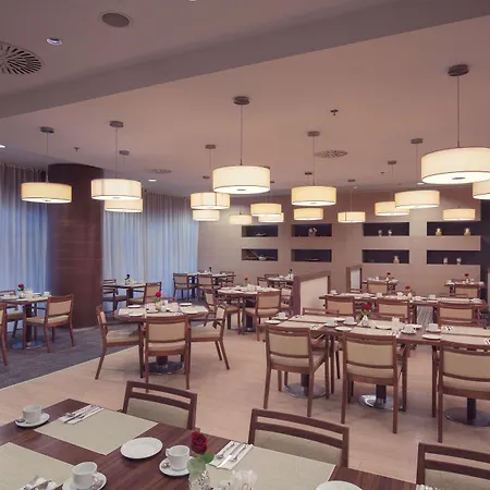 Doubletree By Hilton מלון