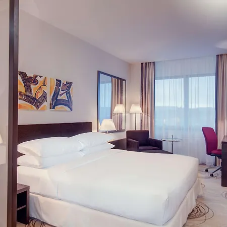 Готель Doubletree By Hilton Кошице