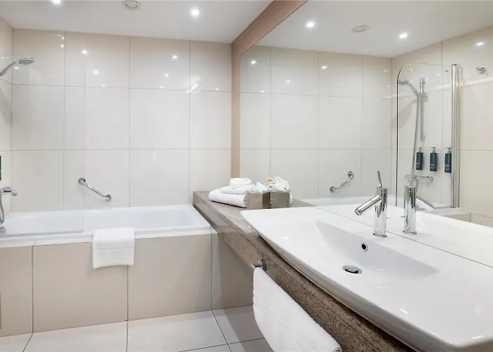 Отель Doubletree By Hilton